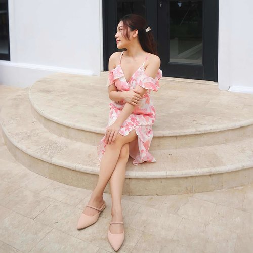 Hello June 🌸💞✨

Spotted @minkashoes Ava Mules in rosegold
