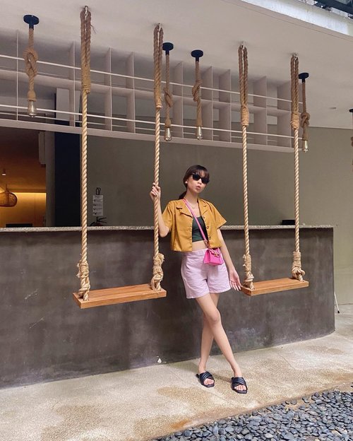 
#Repost from Clozetter @isnadani.


Colorful outfit in Bali✨
( tap for details )
.
.
.
.
.
#whatiwore #bloggerstyle #fashion #styleblogger #fashionblogger #ootd #lookbook #ootdindo #ootdinspiration #style #outfit #outfitoftheday #clozetteid