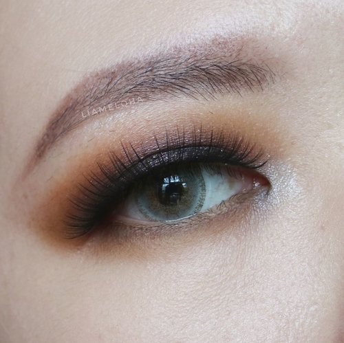 
#Repost from Clozetter @liamelqha.

My classic black and brown smokey eyes. #eotd from previous makeup post ➡️➡️➡️

#Clozetteid #liamelqhadotcom #journeyaboutmakeup #liamelqhaeotd #monolideyemakeup
