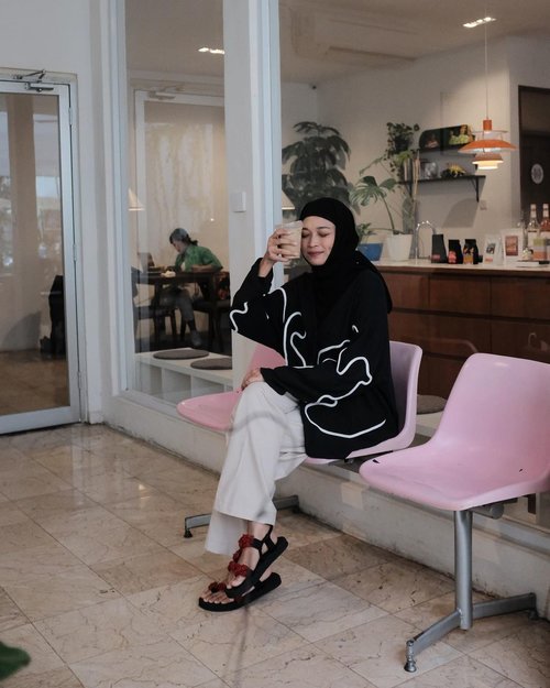 #Repost from Clozette Crew @astrityas. Slow sunday✨♥️
-
Outerwear : @shopatvelvet 
Sandals: @say_sury 

#ootd #clozetteid #ootdindo #outfitinspiration #hijablook #hijaboutfit #hijabstyle #hijabfashion #hijabfashionstyle #ootdhijabinspiration #fashiontips #fashioninspiration