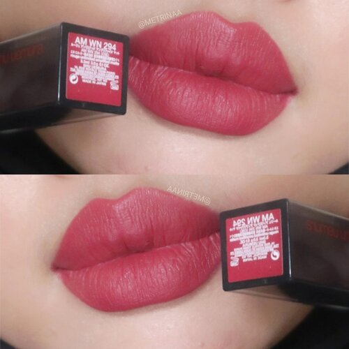 @shuuemura Rouge Unlimited Amplified Matte " AM WN 294" Pilih shadenya sampai bingung sendiri karena bagus-bagus semua... Akhirnya pilih shade ini karena warnanya cantik bangettt.
Mini Review :
Packaging Kokoh banget dengan sentuhan warna hitam, Pigmentasi oke dengan satu swipe aja bisa nutupin pinggir hitam bibir aku, untuk ketahanan belum aku coba seharian, ringan dibibir 👄, masih sedikit menempel di gelas atau makanan tapi stainnya tetap oke banget 👌