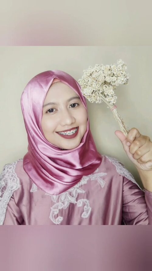 24/7 dirumah, makeup untuk nyenengin diri sendiri 🥰
Self Love= ngonten = me time nya gini aja bunn✨

Btw, kaya mau jadi bridesmaid nya siapa bun?😅Ricis,bukan ya bun bukan 🤣