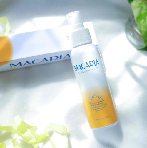 @macaria.ind 
______ Sunscreen Spray

Hai! Kalian jangan lupa untuk selalu re-apply sunscreen ya. Sebaiknya kalau banyak kegiatan outdoor ya re-apply 2-3 jam sekali. Kalau banyak indoor 3-4 jam sekali cukup kok!

Sayang loh udah pake segala macem skincare or serum ini itu tapi lupa untuk pake dan re-apply sunscreen 🌞

Macaria ini cocok buat re-apply sunscreen karena bentuk nya spray. Jadi enggak repot oles oles di wajah gitu loh~

✅ What’s in it?
Centela Asiatica
Aloevera 
Titanium Dioxide
Jojoba oil

 ❌ No White Cast, No Fragrance, No Alcohol, No Animal Testing, No Paraben 

#clozetteid 