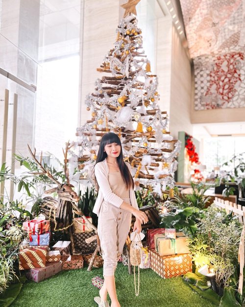 #Repost from Clozette Ambassador @tephieteph.


Merry Christmas everyone 🎄
-
May your Christmas sparkle with moments of love, laughter, and goodwill ♥️
.
.
.
#clozetteid 
#christmastree 
#christmaseve 
#influencersurabaya 
#influencerjakarta 
#influencerindonesia