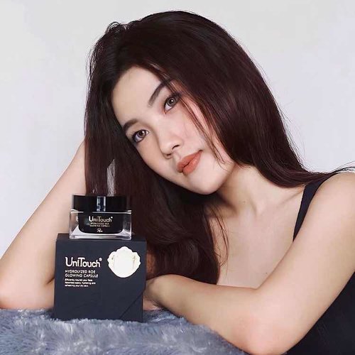 Adding new baby to my skincare routine 🖤
.
The Hydrolyzed Roe Glowing Capsule by @unitouchfrance @unitouchindonesia , contains rich serum made with caviar extract & hydrolyzed collagen for bright and youthful skin ✨
.
Purchase this only at @sephoraidn