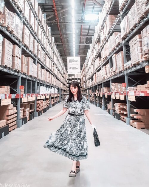 [MUST VISIT] CONGRATSSS for the opening of @ikea_id at Jakarta Garden City! A new house with aesthetic concept and thanks for giving me new decoration ideas for my upcoming home! Hope it will be as successful as the previous outlet.Oh yeah, there is a hidden spot for ootd here!View my stories now❤#ikea #ikeajgc #MomenIKEAJGC #Jktspot #ootdinspiration #spotjakarta #iphoneonly