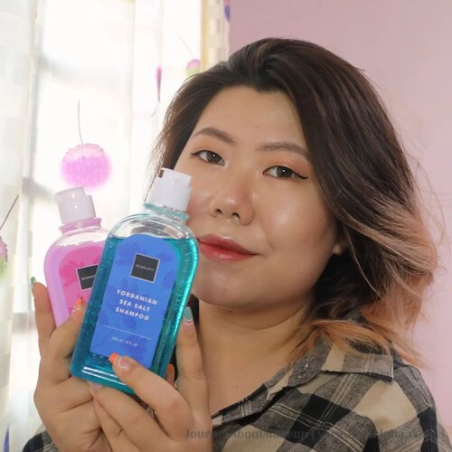 #Repost from Clozetter @liamelqha. Akhirnya nyobain @scarlett_whitening Yordanian Sea Salt Shampoo and Conditioner. Wanginya berasa baru keluar dari salon. Reviewnya udah tayang di blog yaa.

#scarlettwhitening #JourneyAboutMakeup #liamelqhadotcom #ClozetteID @Clozetteid #Beautiesquad @beautiesquad #KBBVmember @kbbvindo #kbbvfeatured #IndonesianFemaleBloggers @femalebloggersid #BloggerPerempuan @bloggerperempuan #batambeautyblogger #jakartabeautyblogger @jakartabeautyblogger #indobeautyblogger @indobeautyblogger #jbbfeatured #reviewproduklokal