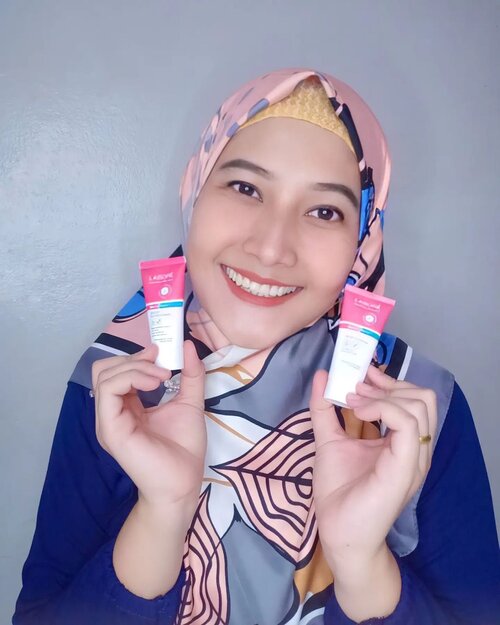 Haiii bestie 🥰🥰Untuk kalian yang punya kulit sensitif wajib banget nih cobain kedua produk dari @laboreskinexpert💕 BARRIER REVIVE CREAM💕💫 Best for kulit normal hingga kering sampai kulit iritasi💫 Memiliki tekstur krim yang oklusif namun tetap ringan💫 Meredakan gejala kulit sensitif seperti kemerahan dalam 15 menit💫 Meningkatkan +50% hidrasi kulit💫 Memperbaiki, menjaga, dan memperkuat skin barrier💕SKIN NUTRITION GEL💕💫 Best for kulit normal ke kombinasi hingga kulit berminyak💫 Memiliki ultra-lightweight gel texture💫 Menyejukkan kulit dengan cooling sensation💫 Mengurangi minyak berlebih hingga 10.8%💫 Mengurangi dan mencegah maskneInfo selengkapnya bisa cek instagramnya ya bestie 🤗🤗#laboresensitiveskinexpert