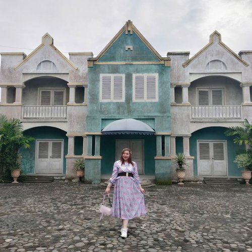 #Repost from Clozetter @Mgirl83.


One gloomy day at @gamplong_studio , the atmosphere really suits some of the background that i took pictures at.

I really felt like a Dutch noni from bygone era with my dress in this place!

#pinkjalanjalan #pinkinjogja 
#SbyBeautyBlogger #BeauteFemmeCommunity 
#ootd #ootdid #clozetteid #sbybeautyblogger  #notasize0  #personalstyle #surabaya #effyourbeautystandards #celebrateyourself #mybodymyrules@gamplong_studio , the atmosphere really suits some of the background that i took pictures at.

I really felt like a Dutch noni from bygone era with my dress in this place!

#pinkjalanjalan #pinkinjogja 
#SbyBeautyBlogger #BeauteFemmeCommunity 
#ootd #ootdid #clozetteid #sbybeautyblogger  #notasize0  #personalstyle #surabaya #effyourbeautystandards #celebrateyourself #mybodymyrules