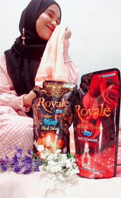 Hai Hai,,kali ini aku mau review Royal Parfum Series Hijab Black Velvet By So Klin.

Buat aku hijab adalah mahkota, dan segala nya, khususnya aku sebagai muslimah, hijab tidak pernah menghalangi segala gerak dan mimpi mimpi ku, untuk itu aku punya produk khusus untuk merawat hijab ku.

Royal Parfum Series Hijab Velvet By So Klin
✅ wanginya mewah terinspirasi dari Fine Fragrance.
✅ Royale Active Touch menebar parfum disetiap sentuhan, sehingga wangi parfumnya tahan sepanjang hari.
✅ Fresh Guard Formula yang membuat kesegaranya menembus sampai serat kain paling rapat dan menjaga wangi tersimpan diserat kain, sehingga hijab dan pakaian segar, wangi sepanjang hari tanpa bau apek.

So, yuk cobain Royal Parfum Series Hijab Black Velvet By So Klin

#HTCIDxRoyalBySoklin 
#GoForSuccess