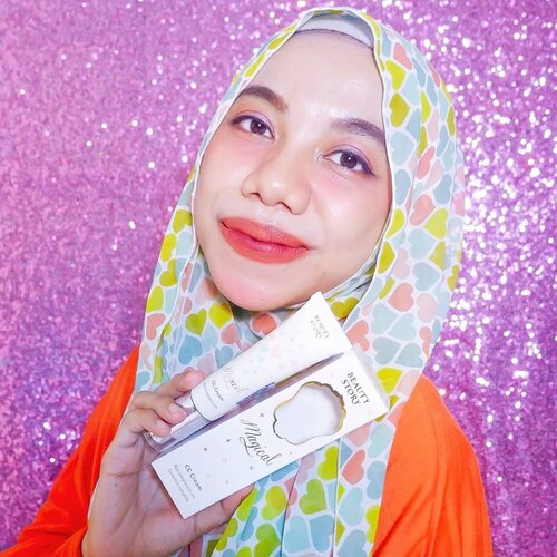 @mybeautystoryid Magical CC Cream merupakan tinted moisturizer yang mampu mencerahkan wajah, meratakan warna kulit wajah serta mengandung UV A & UV B 💕

Fyi, di foto² belakangan ini aku jarang banget pake foundie dan bedak, selain lagi rajin pake skincare juga karna suka pake tinted moisturizer yang bikin warna kulit wajah lebih merata 😍
#mybeautystoryid
#beautystorycosmetic
#localcosmetics