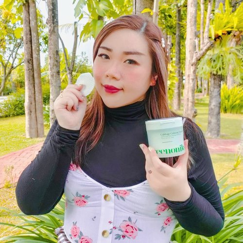 
#Repost from Clozetter @Mgirl83.

Do you know that cabbage is amazing for your skin?

I honestly didn't, but it turns out that Cabbage Leaf Extract is one of the best ingredients for soothing skin!

This is why @keenoniks ' Cabbage Calming Toner Pad is a friend of mine at the moment, while the weather in Surabaya ranges from scorching hot to hellishly hot (LOL!) - making my skin sensitive, allergy prone, easily irritated and prickly - this tone pad comes to the rescue!

The pads has an embossed part to use to gently exfoliate your skin (to remove extra sebum and dead skin cells) and another soft side to use after for silky smooth skin - on days when your skin is super sensitive and raw you might want to stick to the smooth side or even better, just use the pads as soothing mask because any kind of friction on very raw feeling skin can aggravate it further.

I personally feel like this toner pad is very soothing and cooling indeed, it is also very hydrating (i can tell if pads like this is very hydrating or not because i always test it on its own and my skin feels moisturized and soft after use, even without added moisturizer), routine usage also resulted in softer, smoother skin.

Btw, if you dislike veggie smell (they can be "too green", aren't they???) Like me, don't worry because it doesn't smell like cabbage 🤣 at all.

My only concern is how the essence is quite runny, my package came kinda wet even though it was safely packed and it was still completely sealed (and even duck taped for extra protection!) But some of the liquid still managed to seep out of the jar, i am a little bit worried of what long and rough shipping would do to it (road trip is fine though - as long as you store it properly - i brought it to Solo with me and it's completely fine)

Other than that, it is a nice, calming and soothing toner pad and i totally recommend it as it is very multi functional and useful! 

You can grab yours at my Charis Shop (Mgirl83) for a special price or type
https://bit.ly/CabbageMindy83 To directly go to the product's page 😉.

#charisceleb #charis 
#hicharis #reviewwithMindy #beautefemmecommunity
#koreancosmetics #clozetteid #sbybeautyblogger #keenoniks #cabbagecalmingtonerpad