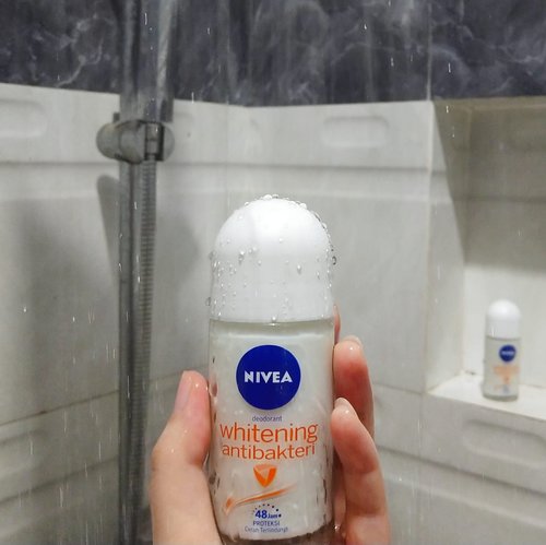 I got this Nivea Whitening Anti Bakteri, this deodorants performs is really well! It lasts me a whole day with anti-bacterial to protected through the day & workouts. I do put on a lot of swipes, but it glides on clear and absorbs quickly & doesn't stain clothes! This is actually one of my favourite deo..❤️❤️❤️