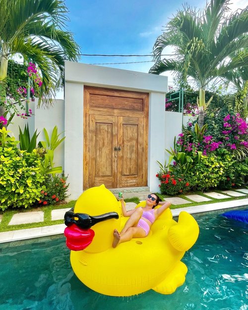 #Repost from Clozetter @cheriaprasetyo.


a must-have floaties during the holiday 🐥

#ootd #ootdindo #potd #looksootd #lookoftheday #wiwt #clozette #clozetteid #personal #style #bali #styleinspiration #styleblogger #vacation #2021