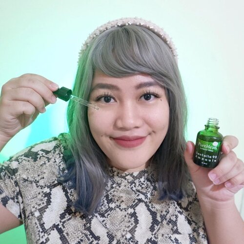 

#Repost from Clozetter @jajannae.

Halo cantik, lagi cari ampoule yang natural dan menenenagkan kulit? Mungkin bisa coba @pureheals_official Centella Ampoule 🌿

PureHeals adalah produk skincare asal Korea yang kualitasnya tidak diragukan lagi karena sering menjadi best seller gengs! Produknya kaya akan kandungan bahan alami murni. 

PureHeal's Centella Ampoule sudah pasti aman karena tidak mengandung 
bahan kimia berbahaya dan cocok untuk kulit sensitif 😉

Tau gak say kalau penggunaan ampoule itu penting dalam skincare routine karena cepat dalam membantu mengembalikan keadaan kulit. Apalagi kalau sering terkena paparan polusi dan efek buruk sinar matahari ☀

Kita bisa memperoleh manfaat Centella Asiatica alami dari sini. Pemakaian secara rutin dapat menenangkan kulit, menyembuhkan bekas luka, serta memperbaiki lapisan alami kulit.

Siapa bilang skincare dengan bahan natural hasilnya gak bisa maksimal? Yuk buktiin dengan PureHeals Centella Ampoule!

Kalian bisa beli di @sociolla ❤

#PureHeals #CentellaAsiatica 

#koreanbeautyproduct #kbeauty #skincareroutine #ampoule #koreanskincare