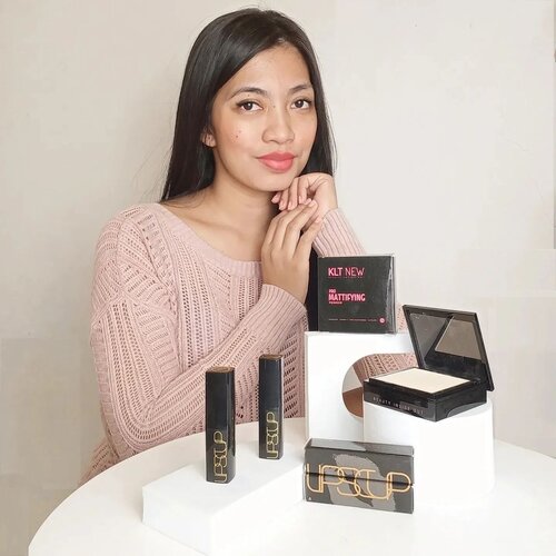 Ada yg baru nih, New KLT Pro Mattifying Powder & lipscup. 

KLT Pro Mattifying powder ini finishingnya halus banget diajak, wanginya soft & kemasannya cantik. 

Lipscupnya sendiri finishing satin yg melembabkan, ga bikin bibir kering. 
Tunggu apalagi beli yuk 

@newkltofficial

https://shopee.co.id/newkltofficial_?smtt=0.39627766-1650512389.9

#clozetteid