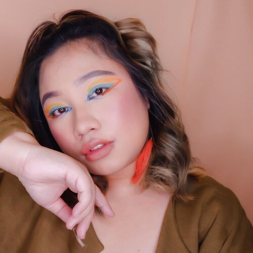 #Repost from Clozetter @reginapitupulu.


Hello, October !
.
🌈 @bellaoggiitaliaofficial  Mascara
🌈 @beautyglazed  Color Board Palette 
🌈 @fanbocosmetics  eyebrow pencil
🌈 @maybelline Fit me foundation
🌈 @bellaoggiitaliaofficial Blush on
🌈 @thebalmid @thebalm Marry Loumanizer Highlighter
🌈 @lorealindonesia Lipstick

.

#reginapittutorial
#reginapitcom
#bvlogger #bvloggerid #indobeauautygram
#Clozetteid #bloggermafia #sbybeautyblogger #beautiesquad #indovidgram #indovlogger #batak #bataknese #beautybloggerindonesia #pinterestindonesia #pinterestmakeup