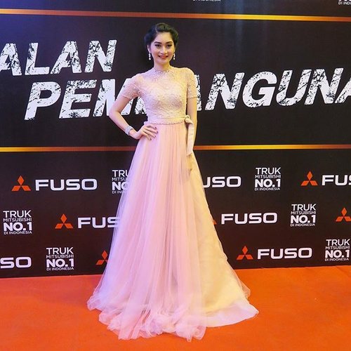 Thank you Banjarmasin!Stylist: @wandaharaa #gown #clozetteid #aboutlastnight