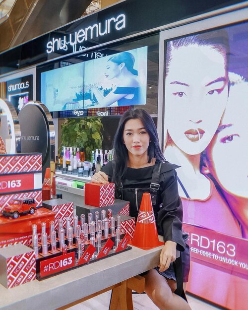 New Concept Shu Uemura Counter at SOGO Mall Kelapa Gading ❤️ Thanks for having me #ShuUemuraIDPssstttt still can’t move on from #RD163 💋 #shuuemura #meminebeauty #clozetteid #minebeautyjourney