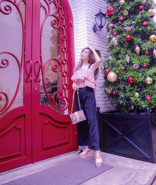 Caption this picture!

Top from @colorboxindonesia ❤️
Pants from @cloth_inc 
Heels from @charleskeithofficial 
#meminebeauty #minefashionjourney #clozetteid #clothinc #colorboxindonesia .
.
.
.
.
.
.
.
.
.
#fashion #fashionstyle #fashionista #ootd #ootdfashion #instafashion #instastyle #style #styleinspo #fashioninspo #fashionnova #styleinspiration #charlesandkeith #charlesandkeithindonesia