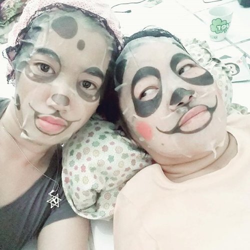 Mommy said Beauty is not about makeup. Healthy skin is the part of beauty. Let's start to use skin care everyday and don't forget the mask once a week. This one of our moment when using mask. I really enjoyed the moment with my mom when we take care of our skin with the fun way.  #ClozetteID #MeNBeautyMOMent #ClozetteStar