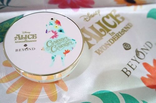 My new cushion from @beyondcosmetics Alice In Blooming . Love the colour of this Cushion Case . Got this pretty scarf for buying this Limited Set with additional 2 refill 😄😄😄😄 #clozetteid #beauty #beyond #aliceinblooming #aliceinwonderland #alice #pink #haul #beautybloggers #indonesiabeautyblogger #koreanproducts #koreanmakeup #오늘 #인스타그램 #맞팔해요 #맞팔 #팔로우 #셀카스타그램 #셀피스타그램 #뷰티 #뷰티스타그램 #뷰티블로거 #2016년