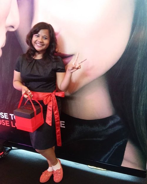 My outfit for today "black and red" . I like it when black meet red . Both of that colour are suit each other
#clozetteid #ootd #blackandred #black #red #fashion #beautybloggers #indonesiabeautyblogger #outfit