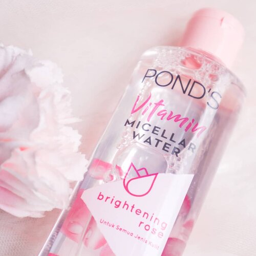 Short-Honest-Review🌸[Ponds Vitamin Micellar Water].Showing my current cleansing water from @pondsindonesia and I like it!I usually use it for my natural makeup and also as a cleanser in the morning, because its simply easy and remove dirt from the night. For heavy makeup, I recommend to use oil or balm cleanser.This product can not remove waterproof makeup and sunscreen (yes we need oil cleanser to remove sunscreen)👌.This product smells so good, I love rose extract. I like this product bcs my skin dont feel dry after using this aaand my skin brighter that before. For the price, it's cheaper than my another cleanser water product I have😂.100% alcohol free, so I think this is good for all skin type🌸.............#skincarejunkie #skincarereview #micellarwater #micellarwaterponds #micellarwaterproduct #cleansingwater #skincareforyour20s #skincareproducts #skincarecommunity #skincareroutine #doublecleansing #cchannelfellas #clozetteid #pondsindonesia #reviewskincare