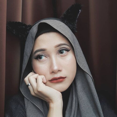 Grumpy Cat 🐱

#vsco #clozetteid #altheaangels #charisceleb #beautyenthusiast #beautyenthusiastindonesia #beautyblogger #beautybloggerindonesia #beautyjunkie