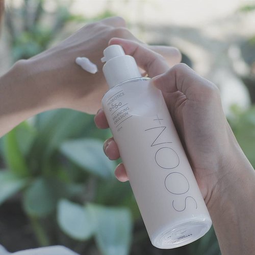 I'm so into skincare with probiotics since i've tried @soonplus_official 5.5 Cleansing Foam! So today i'll share my mini review on SOON+ 5.5 Balancing Emulsion. The key ingredients are Probiotics Water (to maintain healthy skin barrier), Allantoin (powerfully moisturizing ingredient), and Red Berry Peptide (for skin soothing).
Lets get it started!
.
PACKAGING - Thick plastic bottle with the same colour (nude beige) as the other product of SOON+. At first i thought the cap should be twisted to open but i'm wrong 🤣 it could be opened and closed very easily, but still feels tight and secure. It comes with a pump and you don't have to worry, it won't spilled easily 😆
.
TEXTURE - Since this is an emulsion, you could fit this product on your skincare regime after toner and before serums. A little bit thick, lotion-like texture but not sticky at all. It absorbs rather quick on my skin. Feels light and not greasy 👍 I love light texture like this.
.
FRAGRANCE - This is fragrance-less, which i love. Great for layering skincare because too much different fragrance could be very annoying to me.
.
AFTERMATH - It provides enough moisture for my normal to dry skin even with its light texture. Quickly absorbs & no sticky feeling after application. My skin also feels more supple & soft! I love how the weak acidic formula within this product improves my skin barrier condition so i rarely got flaky and dry patches around my jawline again.
.
SOON+ 5.5 line are amazing and do the job very well on my normal to dry skin. Wish i could try more of their products 😍
Buy this product on my Charis Shop -
https://hicharis.net/annisapertiwi/r2V 👌
.
#5.5BALANCINGEMULSION #5.5 #EMULSION #SOONPLUS #SOON+ #BALANCINGEMULSION #SKINCARE #KBEAUTY #BEAUTY #CHARIS #CHARISSTORE #charisAPP #charisceleb @hicharis_official @charis_celeb
#vsco #clozetteid #skincarereview #kbeauty #kbeautyenthusiast #kbeautyjunkie #beautyenthusiast #beautyenthusiastindonesia #skincarejunkie #skincareenthusiast