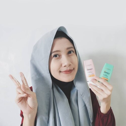 Udah pada tau dong yaa kalau pake sunscreen tuh ukurannya mesti segimana? Yap, sepanjang dua jari yaaaa! ✌Biar #DiRumahAja aku tetep pake sunscreen, selain ngabisin stock biar gak keburu expired, kulit tetep bisa kena sunlight exposure juga di dalam ruangan 🏠Kalian udah pernah cobain UV Perfect Sunscreen dari @lorealparis @getthelookid belum? SPFnya 50 PA+++ lho. Ada 3 varian, Fresh & Matte yang dilengkapi oil control, Rosy White yang bisa dipakai jadi tone up cream, sama Super Aqua Essence yang melembabkan & ringan.Stay safe and stay sunny inside ya gengs!#StaySunnyInside #SunnyTime@bandungbeautyblogger #bandungbeautyblogger #tribepost #vsco #clozetteid #skincarereview #sunscreen #beautyenthusiast #beautyenthusiastindonesia