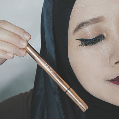 Waterproof Intense Eyeliner from ESQA Cosmetics - a foul-proof gamechanger!Will blog about the review soon xoxo