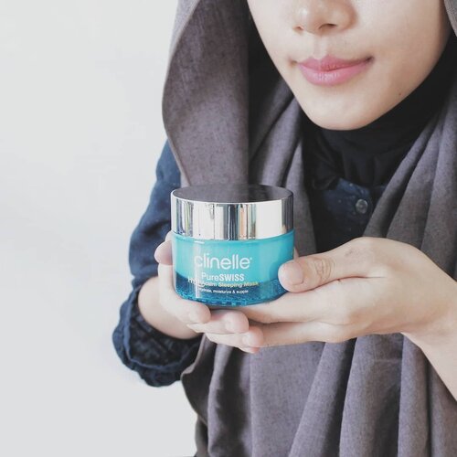 Review pertama di tahun 2020, tiga produk dari @clinelleid yaitu Deep Cleansing Gel, Thermal Spring Water, dan Sleeping Mask sudah up di blog ya!Pureswiss Hydracalm Sleeping Mask ini unik banget, teksturnya gel tapi agak encer gitu. Wanginya calming tapi nggak terlalu menyengat. Deep Cleansing Gelnya nggak bikin kulit kesat dan Pureswiss Hydracalm Thermal Spring Water travel-friendly, praktis tinggal semprot aja 👌Review selengkapnya bisa baca di blog ya. Klik link yang ada di bio atau langsung ke www.akpertiwi.com aja ❤@clozetteid#HappySkinHappyFace #ClinelleIndonesia #Clozetteid #Clozetteidreview #ClinelleXClozetteIdReview#vsco #skincarereview #beautyblogger #beautybloggerindonesia #beautyenthusiast #skincareenthusiast