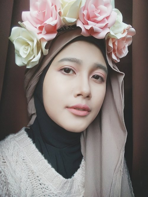 Rosy Pink Korean Makeup inspired by Lee Hi's Rose Music Video.Rose is a symbol of love and hope. Have a nice day!