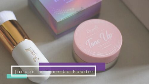 Minggu kemarin aku hadir di acara Blogger Gathering #MakeupuccinoxJacquelle. Kita kenalan sama produk makeup pertamanya @jacquelle_official yaitu Tone Up Powder. Penasaran nggak kayak gimana sih Tone Up Powder ini? Langsung tonton aja mini video reviewnya yaa!
Yang aku suka dari produk ini adalah butirannya yang halus banget, tanpa fragrance yang berlebih, dan pastinya design packagingnya gemes banget khas Jacquelle! Tunggu review lengkapnya ya di blog 😘

Oh ya, kalian bisa beli produk-produknya Jacquelle di @makeupuccino online or offline di @rumahmakeupuccino 🦄 🎶 Shallyn - Come Away
📷 Nikon 1 J5 + Meike 35mm f1.7

#clozetteid #reviewmakeup #makeupreview #akpertiwi1minutereview #1minutereview #powder #nikonj5 #meike35mm