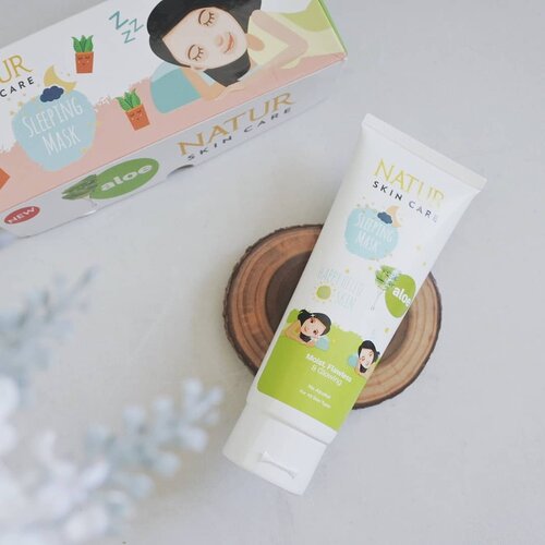 Udah tahu belum @backtonatur @naturbeautyid punya produk skincare? Aku baru coba salah satu produknya yaitu sleeping mask yang punya packaging gemes banget.Karena terbuat dari bahan-bahan alami, Natur Sleeping Mask Aloe ini bisa dipake setiap hari lho, beda sama sleeping mask lainnya.Review selengkapnya ada di blog, ya. Bisa klik link di bio atau langsung ke www.akpertiwi.com 🥰#HappyHelloGoodMorningSkin #NaturSleepingMask #NaturSkinCare #PilihYangAlami #AlamiLebihBaik#vsco #clozetteid #localpride #skincarereview #skincareenthusiast#skincareblogger