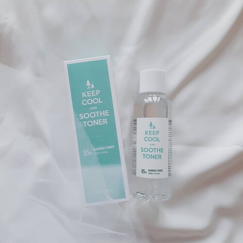 🎍 @keepcool_global @keepcool_official Soothe Bamboo Toner 🎍Actually i've tried the mini size before and really love how it does a very good job to soothing skin irritation signs such as redness and pimple.Instead of water, Keep Cool is using 85% Bamboo Water for the Soothe Series.Bamboo water provides skin calming effect 🌱It also contains Hyaluronic Acid for hydration.With pH5.5, Keep Cool Soothe Bamboo Toner strenghtens our skin barrier.Ingredients also EWG level safe (green)!For me it's as gentle as water when applied to my skin. Quick absorption, no funny smell, and helps freshen my skin well. Combined with the lotion and serum (i also have the travel size set), it's a perfect choice for anyone who wants simple skincare routine.Buy Soothe Bamboo Toner 160ml here👉 https://hicharis.net/annisapertiwi/NVm 👈#CHARIS #CHARISSTORE #charisAPP @hicharis_official @charis_celeb #charisceleb #keepcool #soothetoner #vsco #clozetteid #kbeautyenthusiast #kbeauty