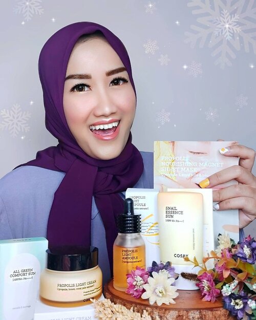 Yang punya kulit kusam merapat‼
@cosrx_indonesia baru aja launch COSRX FULL FIT & SHIELD FIT SERIES nih, efektif untuk mengatasi kulit kusam genks.
.
Di Full Fit Series, ada Propolis Light Ampoule dan Propolis Light Cream yang mengandung Propolis Synergy (ekstrak madu dan propolis)
.
Di Shield Fit Series ada
💚 Shield Fit All Green Comfort Sun, mengandung SPF 50 PA++++
💛 Shield Fit Snail Essence Sun, mengandung SPF 5o PA+++
.
Dan ada 2 rangkaian Sheet Mask juga, Full Fit Propolis Nourishing Magnet Sheet Mask dan Hydrium Triple Hyaluronic Water Wave Sheet Mask.
.
Kamu bisa dapetin semua produk ini di @sociolla. Buat pengguna baru bisa gunakan kode SBN0426AD untuk dapetin potongan 25rb! Happy Shopping genks 😘
.
.
.
#COSRXFullFit #COSRXShieldFit #COSRXIndonesia #COSRX #RXFX #clozetteid #skincare