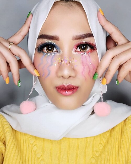 #JessMakeupLooks
Jatuh.. jatuh apa yang bikin pusing?
Jatuh depan gebetan.. Itu mah malu bukan pusing 😆
Jatuh cinta.. masih kurang 😂
Jatuh cinta sama laki orang.. masih kurang juga 🤭
.
.
JATUH TEMPO! Pusing makk 🤣🤣
.
.
.
#makeup #clozetteid #makeupart #makeuptutorial #beauty #boldmakeup #beautyblogger #beautybloggerindonesia #tampilcantik #storieid #qupasbeauty #makeuplooks #makeupaddict #makeupjunkie #makeupoftheday #flawlessmakeup #indobeautysquad #indobeautygram #ivgbeauty #indobeautyinfluencer #beautyinfluencer #beautyenthusiast #bccindo #hijabersbeautybvlogger #tangerangbeautysquad #cchannelfellas #cchannelbeautyid