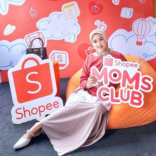 .
Shopee Mom's Club : Becoming Super Mom 😘
Ada talkshow bersama mom @sarwendah29 loh, para super mom tungguin storyku yah!

@shopee_id X @popmama_com
#event #momblogger #parenting #mommymilenial #clozetteid