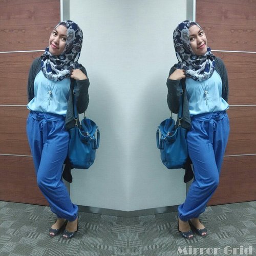 Btw, I like blue very much #ClozetteID #Blue #joggerpants #office #ootd