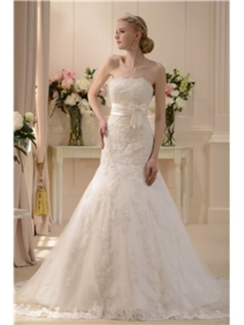 Pretty Slight Trumpet/Mermaid Strapless Floor-length Chapel Wedding Dress  : Tidebuy.com