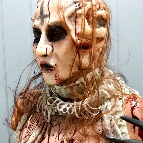 1-4 are closer pic from previous pic of creature i've made last Friday. This might show details more accurate.Then last 2 pics are the latex top and face prosthetic before coloring.I am using unbranded liquid latex for the top, and using #platsilgel00 silicone for face prosthetic. Face are bit damaged (by my mistake 😌) but we decided to use it (because there's no enough time to make new one) and it turns awesome 😆 lucky me.I paint using 3 different kind of coloring tools, eyeshadow (for shade - red and dark brown - #inezcosmetics professional palette), waterbased paint (#mehronmakeup Paradise Makeup Aqua black, also for shade), and alcohol based paint (#skinillustrator #ppipremiereproducts FX on Stage Pallette) for details.I am using #prosaide and #liquidlatex to glued the prosthetic.All glueing and coloring process are done by myself ...#specialeffectsmakeup #sfxmakeupaddict #sfxmuaindonesia #sfxmakeupartist #sfxgore #halloween2018 #halloweeniscoming #halloweenmakeupideas @halloweenmakeupideas #fdbeauty #clozetteid #ibv_sfx @ibv_sfx #indobeautygram @indobeautygram #muajakarta #muaworldwide #undiscoveredmuas #underratedmuas #bunnyneedsmakeup @bunnyneedsmakeup @undiscovered_muas