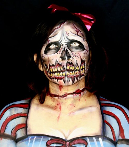 Disney Princess - Snow White..A #throwback to my first twisted #disneyprincess painting. .@mehronmakeup #paradisemakeupaq white, black, red, blue and yellow.@nyxcosmeticsPrimal Color Hot Black.Eyes are edited....#facepainting #creativemakeup#horrorhub #snowwhite #twistedprincess #zombiesnowwhite #zombies #glamandgore #nyxcosmetics #mehronmakeup #madeyewlook #facepainter #fdbeauty #clozetteid #clozettedaily #ibv #kbbvmember #bvloggerid
