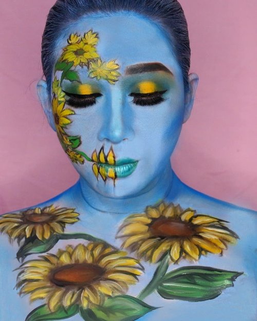 Sunflower.Inspired from @the_wigs_and_makeup_manager .Sebenernya gw pengen bikin kembang yang lebih ruwet lagi. Cuma takut mata gw jereng at the end of the painting process karena belom terbiasa. So for today, enjoy this sunflower..Perkakas yang dipake : @nyxcosmetics_indonesia  Ultimate Eyeshadow Palette buat mata, shading plus nge-set painting, NYX JEP buat base eyeshadow, @mehronmakeup Paradise AQ Prisma Blend - cool, single cake white, yellow, black and green buat sunflowernya.Semoga suka dan WISH ME LUCK! 💕..#nyxcosmeticsid #bringouttheboo #facepainting #bodypainting #muajakarta #muaworldwide #undiscoveredmuas #nyxcosmetics @nyxcosmetics #bvloggerid @bvlogger.id #kbbvmember @kbbvbyacb #bunnyneedsmakeup @bunnyneedsmakeup #tampilcantik @tampilcantik #setterspace @setterspace #fdbeauty #feature_my_stuff #crazymakeups #ibv_sfx @ibv_sfx #ibv #indobeautygram @indobeautygram #clozetteid #dupemag #mehronmakeup