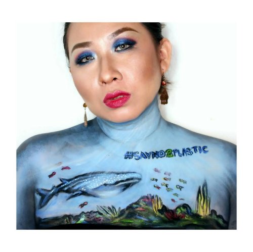 Protect the coral triangle. Say no to plastic. Refuse, Reduce, Recycle, Reuse, Repurpose.
.
Deets for face :
@nyxcosmeticsid total drop foundation, Stay Matte But Not Flat two way cake, Beauty School Dropout 101 palette - nude and @zoyacosmetics single eyeshadow carafe for contouring. .
Brow pencil @ zoyacosmetics.
.
Eyes @juviaplace masquerade palette.
.
@cathydoll Geiza Hanazakari.
.
.
Painting deets :
@mehronmakeup paradise aqua cake black, prismablend cake - cool.
@officialsnazaroo white.
@globalcolours red, yellow, green.
.
.
Inspired by @georginaryland.
.
.
.
#facepainting #bodypainting #facepainter #creativemakeup #faceart #dupemag #mykie_ #jordanhanz #ibv #ibv_sfx @indobeautyvlogger #indobeautygram #indobeautyvlogger #ivg #ivgbeauty @indovidgram #amazingmakeupart #mehronmakeup #nyxcosmetics #nyxcosmeticsid #clozetteid #dupemag #5fingerssfeature