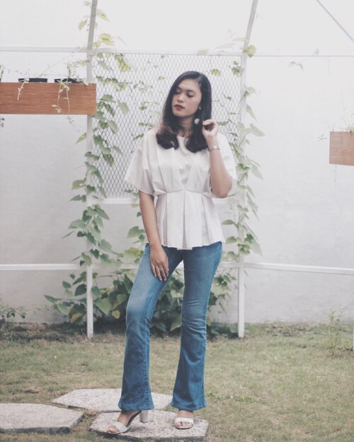 Ngantuk😌😌😌 .
.
.
#clozetteid #starclozetter #deniathlylooks #ootdyk #ootdindo #lookbookindonesia #looksmagazine #cgstreetstyle #fashionblogger #whatiwore #styleblogger #stylecollective #stylegram #ootdmagazine #theeverydayproject #lookbook #streetstyle