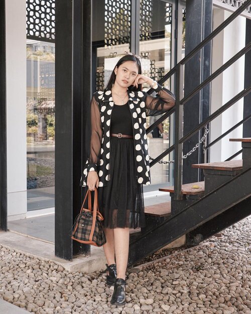 What i love the most in one picture✨ Skirt, Polkadots, Boots ...and of course Tartan Bags from @exsportbags ✨
.
.
.
.
#deniathlylooks #clozetteid #ootd #ootdindo #lookbook #lookbookindonesia #blogger #fashionblogger