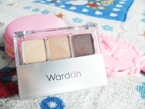 New review from @wardahbeauty
Link on my bio 👌

#beautyblogger #indonesiabeautyblogger #indonesiabeauty #makeupreview #makeup #beautybloggerid #clozetteid