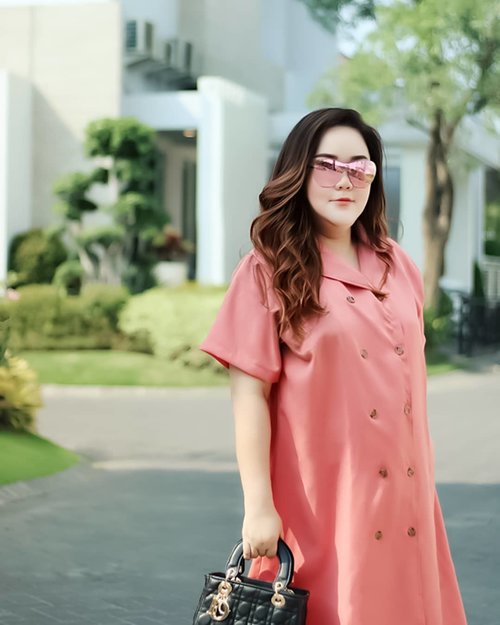 "Don't treat people as bad as they are, but treat them as good as you are"...My super pinkish comfy dress by loveable @bigsissy.id...📷 @matthewckck ...#ootd#ootdfashion#summeroutfit#lifeissosimple#travelwithstyle#stylewithme #selfie#stevydiary#thanksgod#instagram#walkwithstevy#celebratemysize#plusmodelmag#lookbookindonesia#endorsement#ootdasia#clozetteid